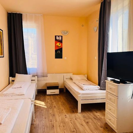 Gabor Panzio Aparthotel Gyál Buitenkant foto