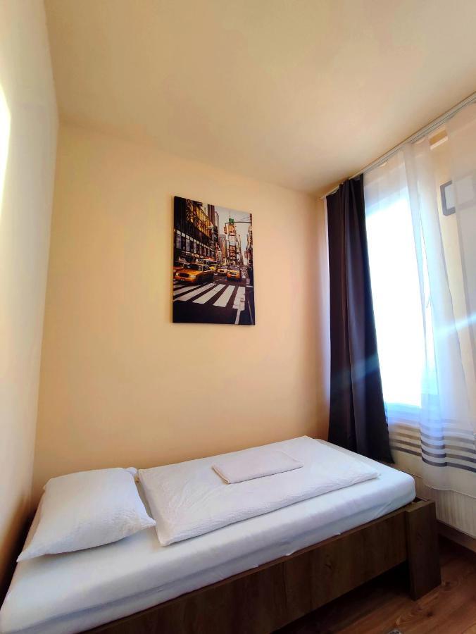 Gabor Panzio Aparthotel Gyál Buitenkant foto